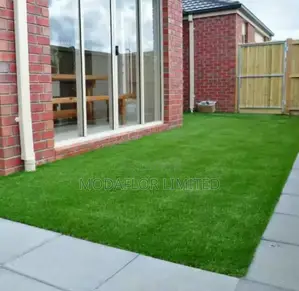 Premium Green Turf – Elegant Long Lasting