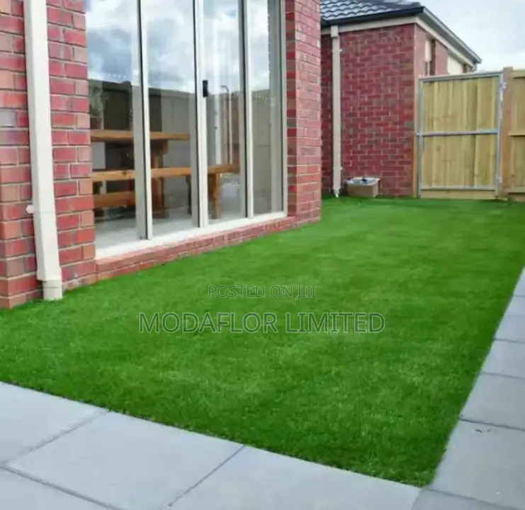 Premium Green Turf – Elegant Long Lasting