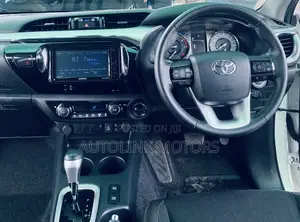 Toyota Hilux 2.4 Diesel 2020 White
