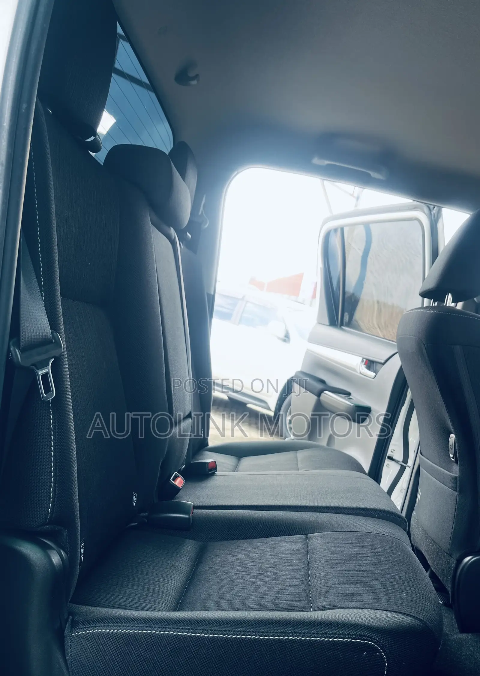 Toyota Hilux 2.4 Diesel 2020 White
