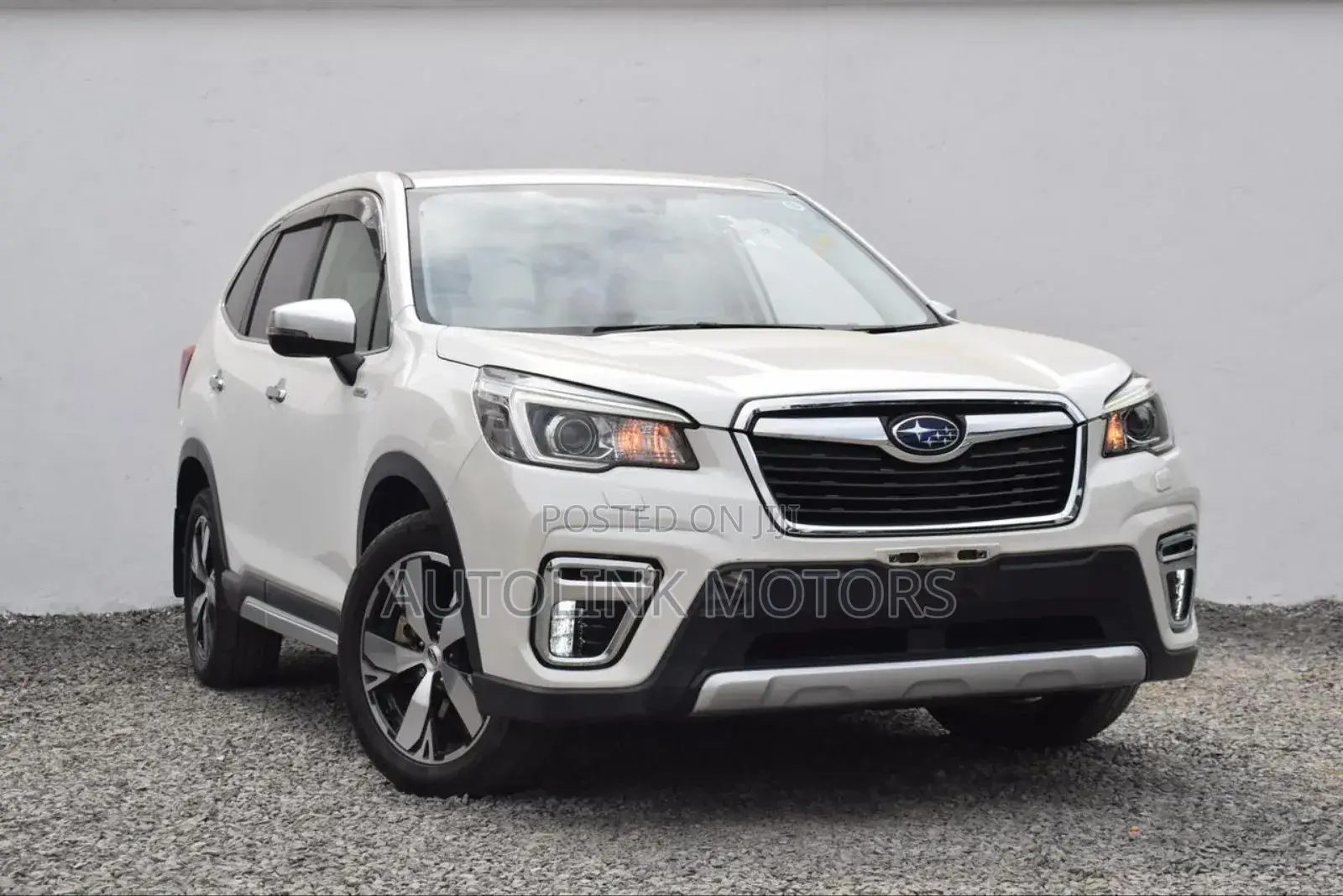 Subaru Forester Premium AWD 2019 White