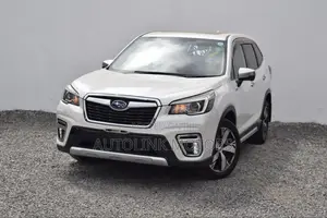 Subaru Forester Premium AWD 2019 White