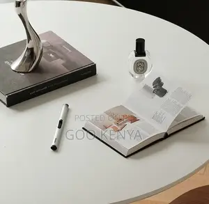 Home Table; Sturdy Round Modern Dining Table With Refine Marble Design