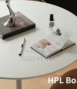 Home Table; Sturdy Round Modern Dining Table With Refine Marble Design