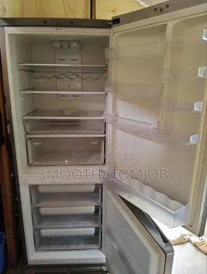 Hotpoint 2door Fridge and Bottom Freezer 451 LTRS