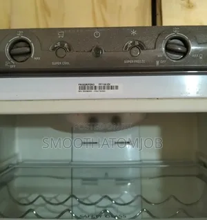 Hotpoint 2door Fridge and Bottom Freezer 451 LTRS