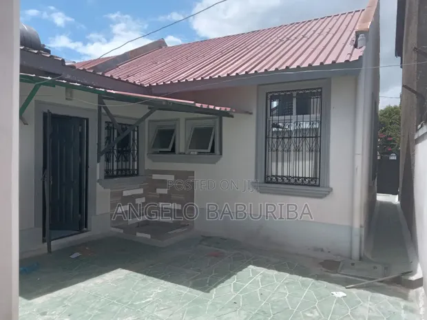 3bdrm Bungalow in Fahari Estate, Mombasa CBD for rent