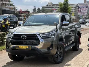 Toyota Hilux Revo Double Cab Deisel 2.4 AWD 2021 Brown