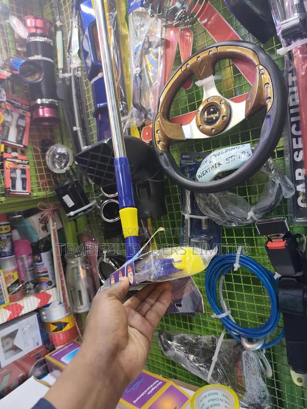 Windscreen Wiping Brush - main view