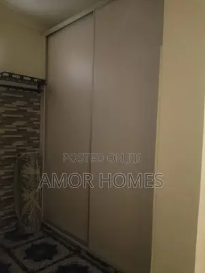 8bdrm Apartment in Vescon-1 for rent