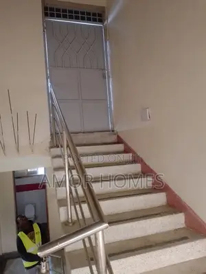8bdrm Apartment in Vescon-1 for rent