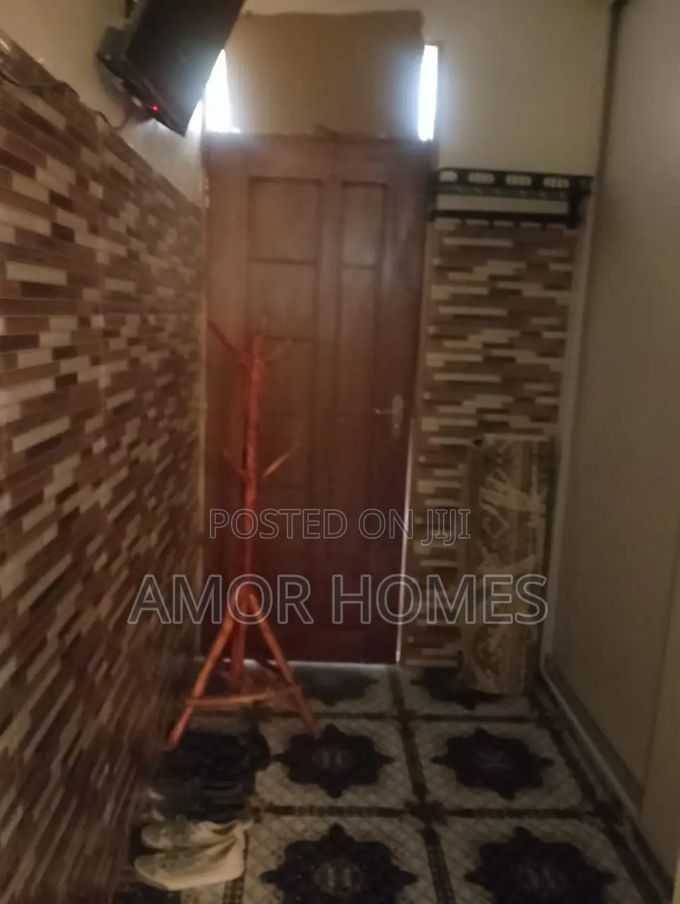 8bdrm Apartment in Vescon-1 for rent