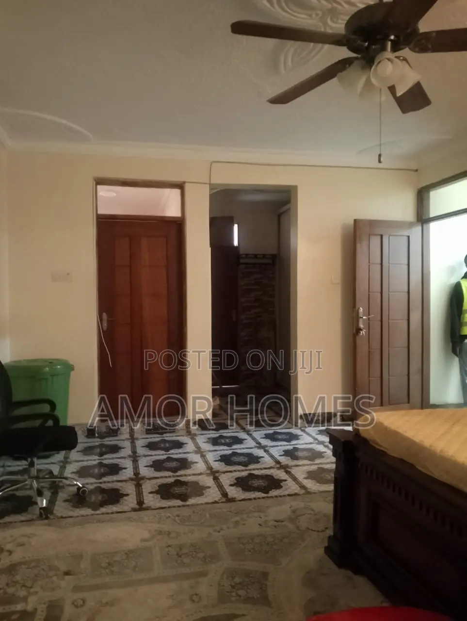 8bdrm Apartment in Vescon-1 for rent