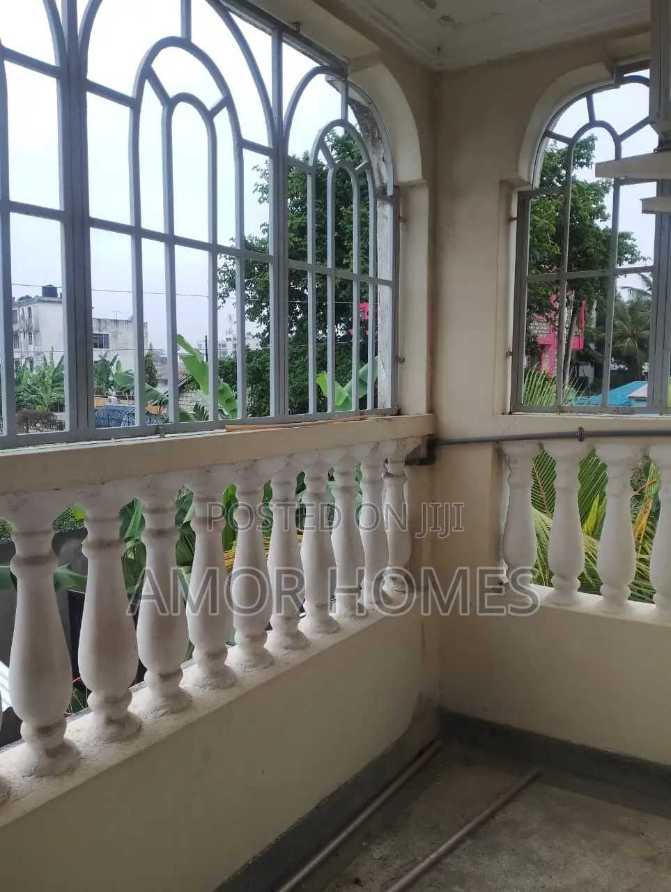 8bdrm Apartment in Vescon-1 for rent