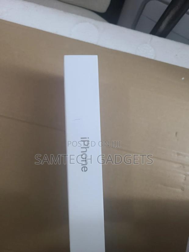 New Apple iPhone 15 Pro Max 256 GB Silver - thumbnail 3
