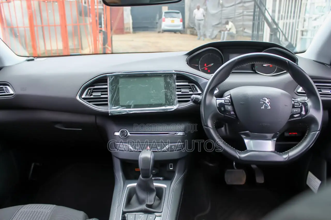 Peugeot 308 2018 White