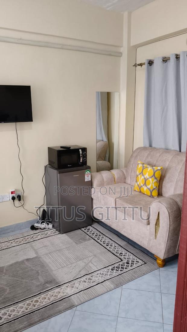 Studio Airbnb in Ngara, Along Thika Road | 5 Mins to CBD | Secure | - thumbnail 2