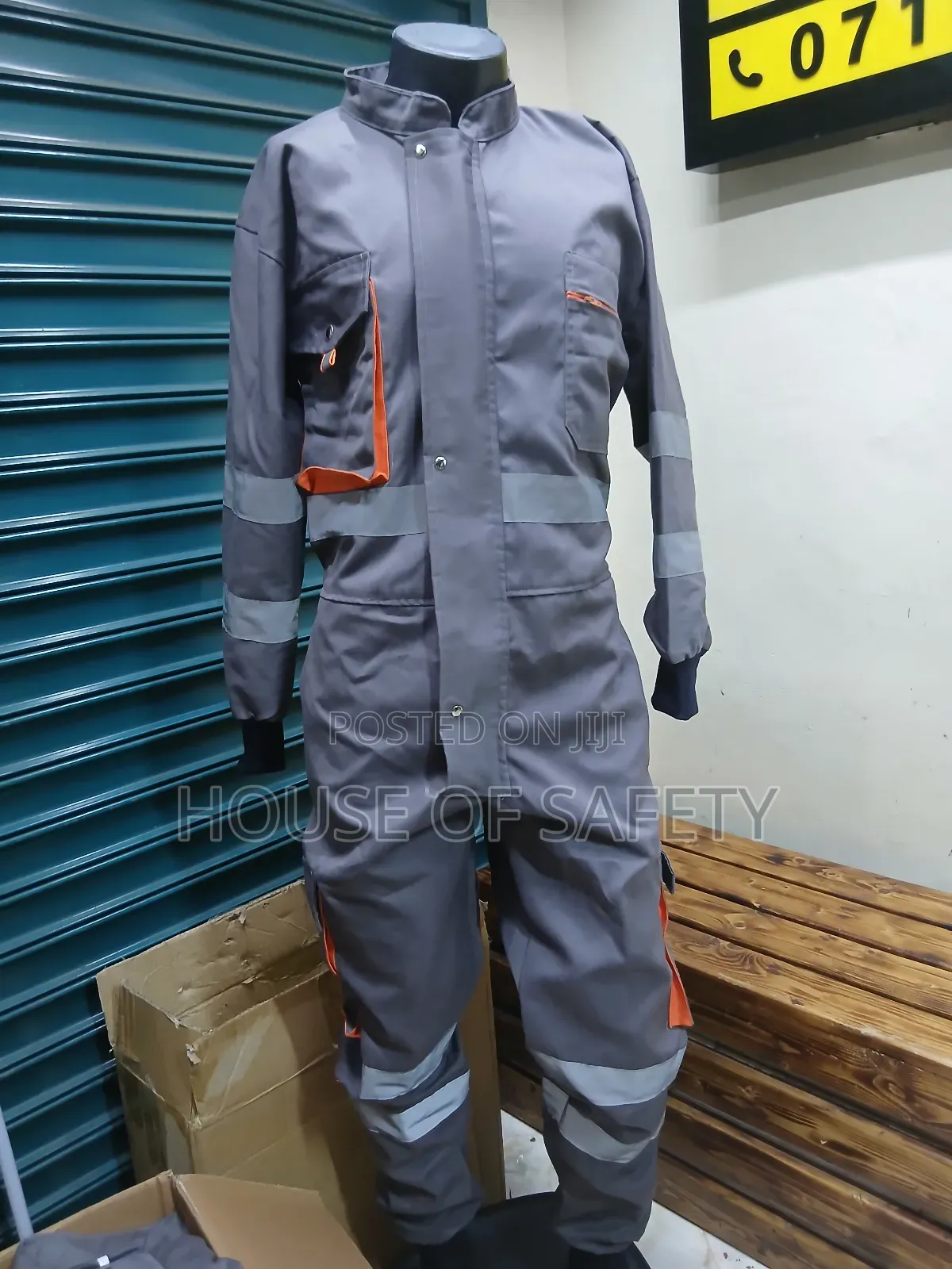 Pockets Fastened Overall in Size L Xl and Medium