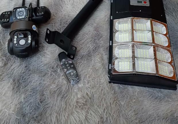 Two-in-One Led Solar Street Light Built in Rechargeable