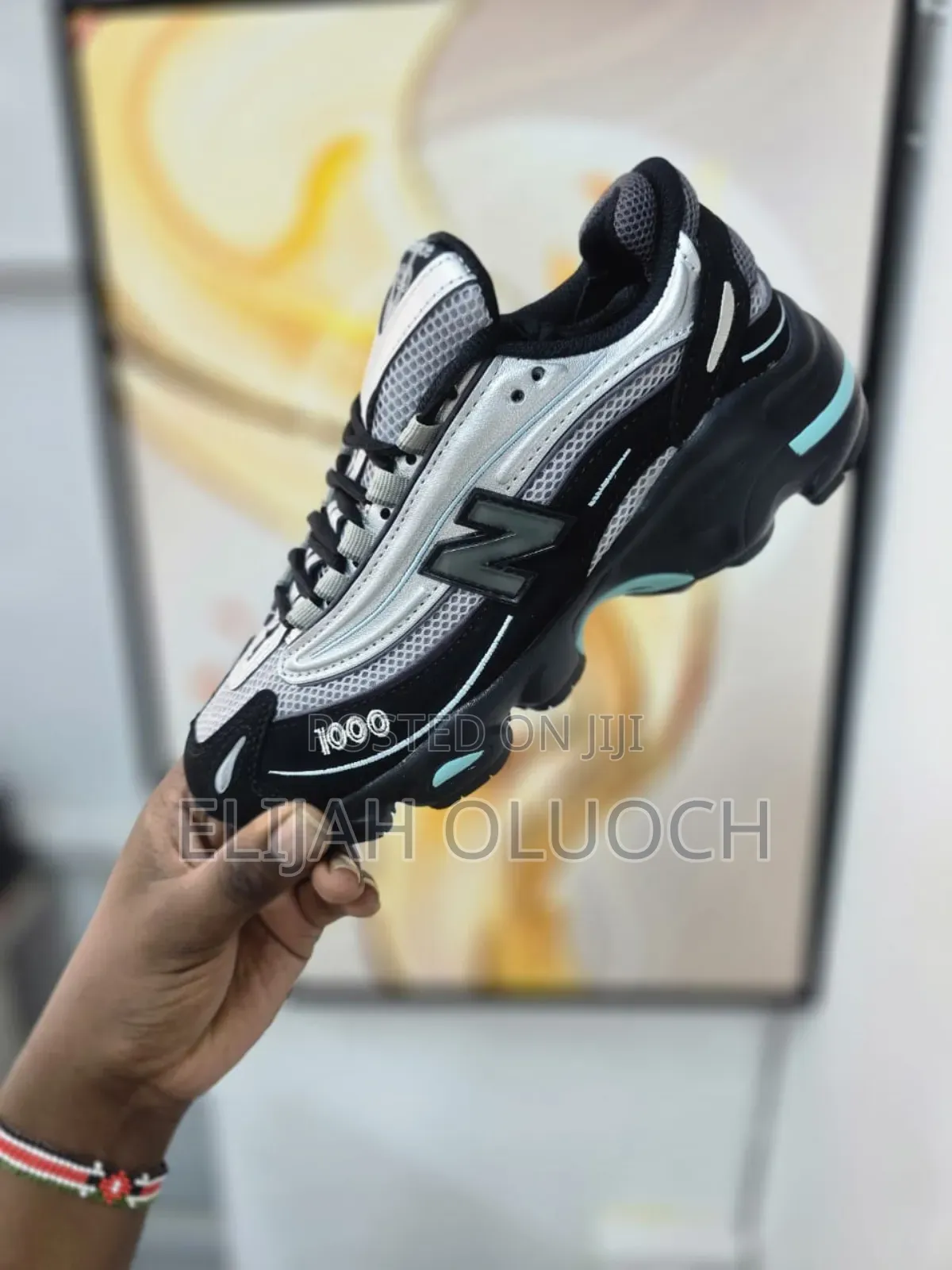 New Balance 1000
Black Blue/Silver
Quality