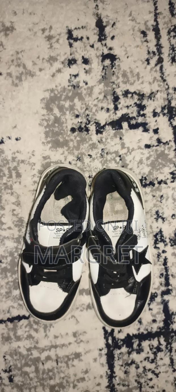 Kid's Shoes - main view