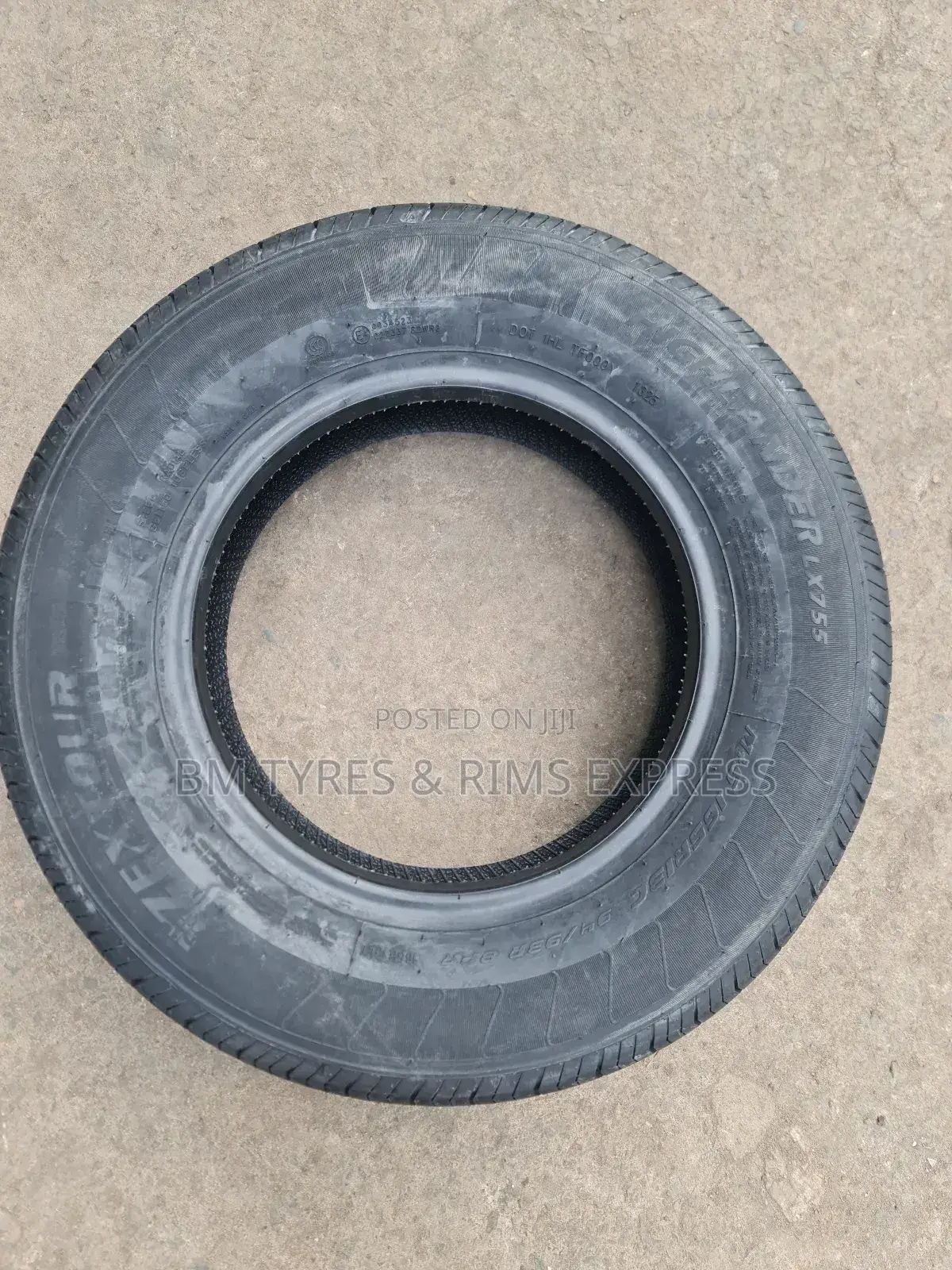 165 R13 Zextour Tyres (Highlander).