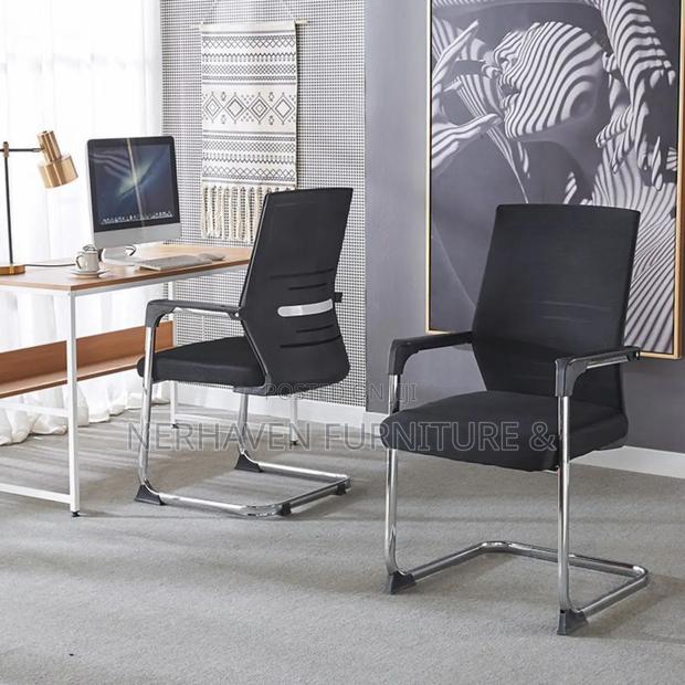 Strong & Stylish Office Visitors Chair – Ideal For Clients