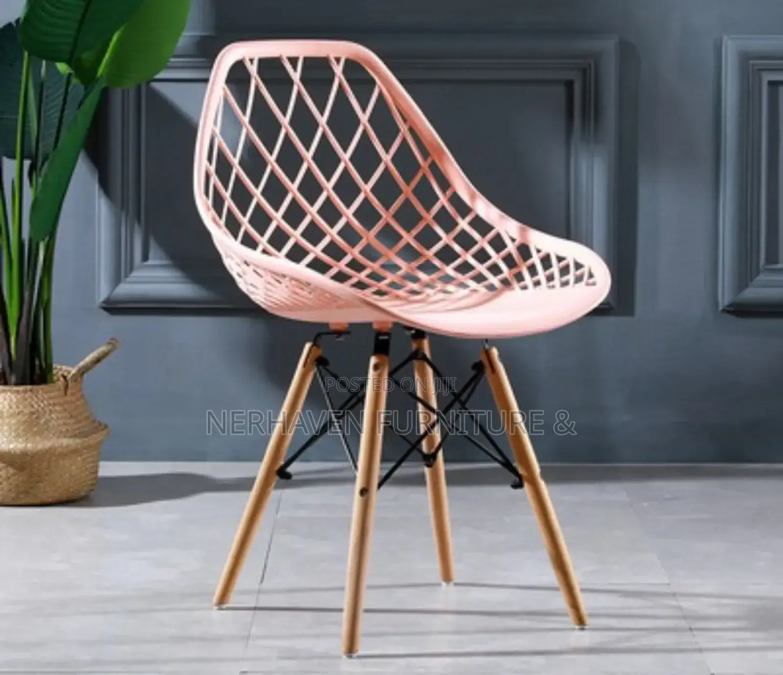 Eames Pink Chair – Stylish, Modern & Comfortable