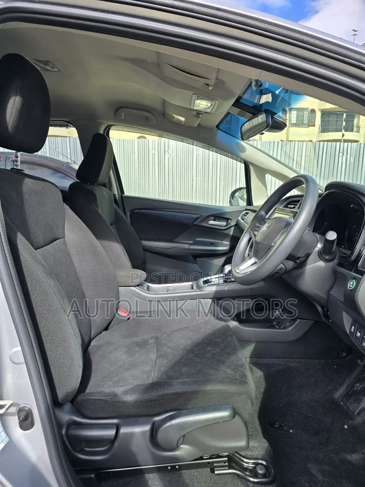 Honda Fit Shuttle 1.5 Hybrid 2WD 2019 Silver