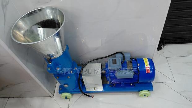 Electric 4kw/5.5hp Animal Feed Pellet Maker Machine. - main view