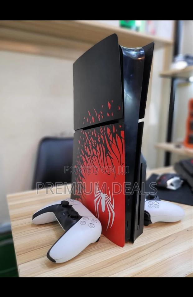 Spiderman Edition With Two Pads and Cables.