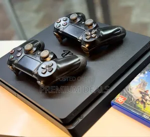 Ordeal Ps4 Slim Two Original Controllers Plus Games.