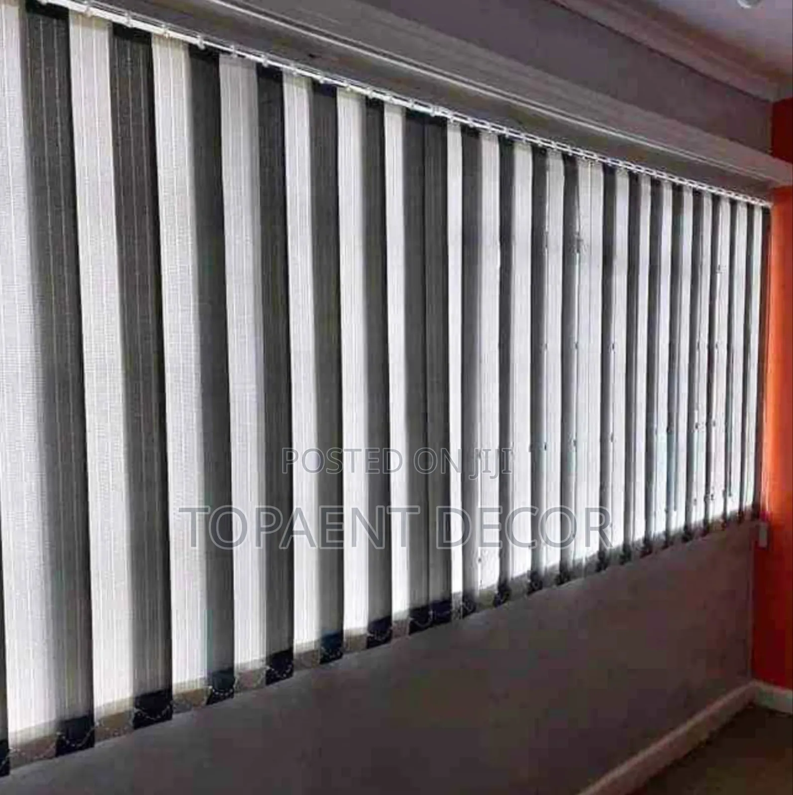 Grey And White 1:1 Rationed Vertical Office Blinds