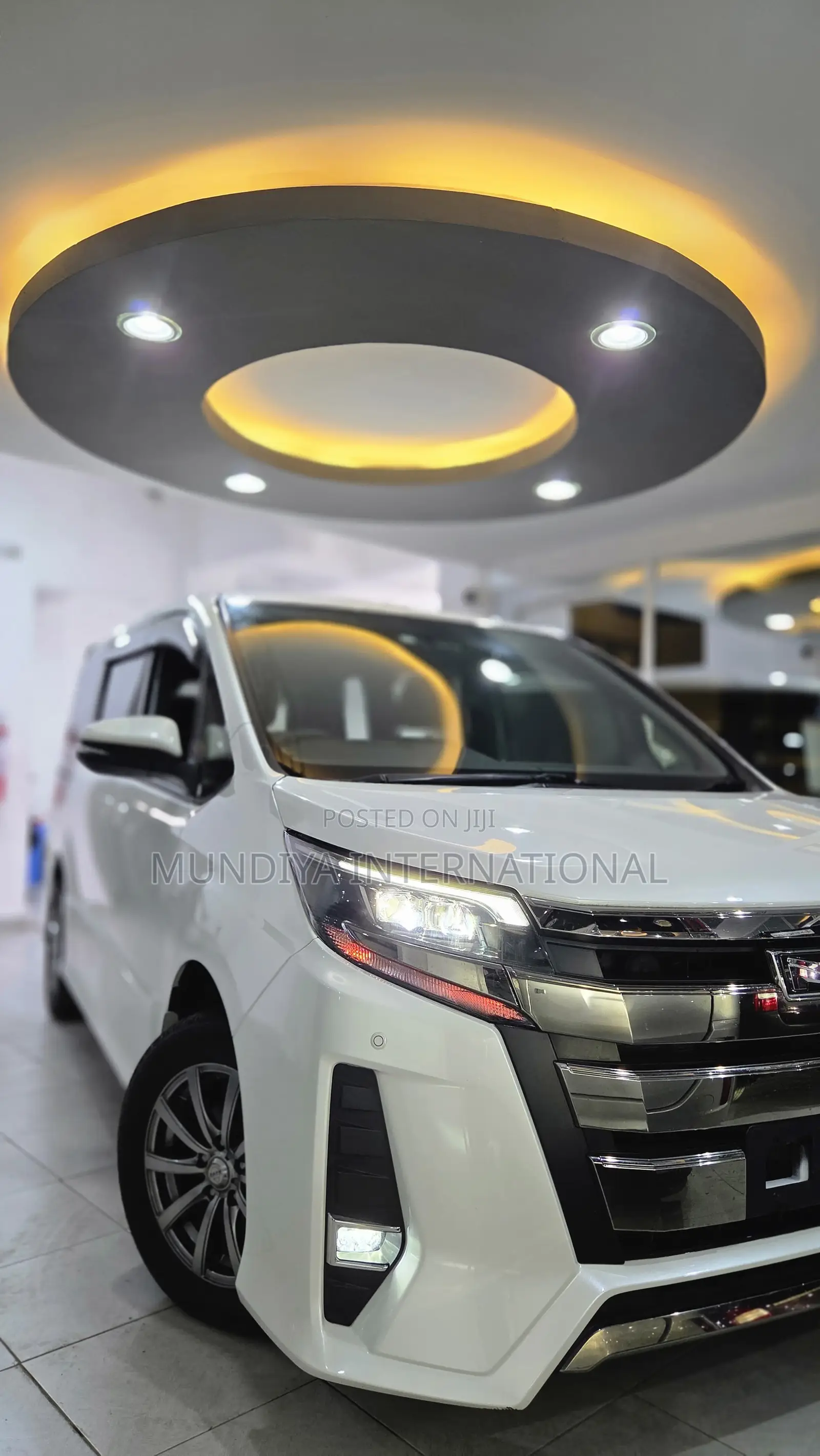 Toyota Noah 2.0 AWD (7 Seater) 2019 White