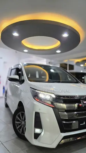 Toyota Noah 2.0 AWD (7 Seater) 2019 White