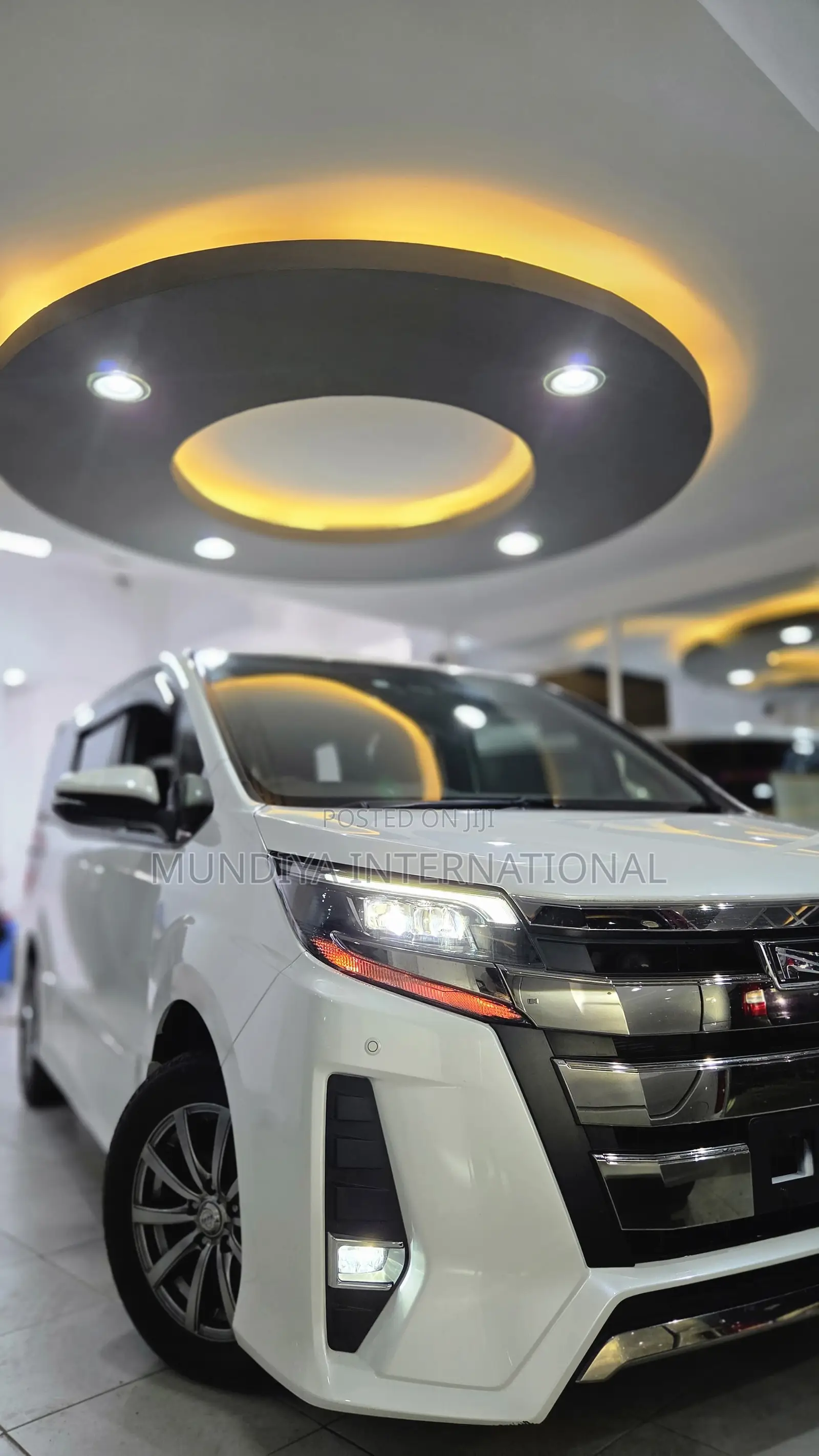 Toyota Noah 2.0 AWD (7 Seater) 2019 White