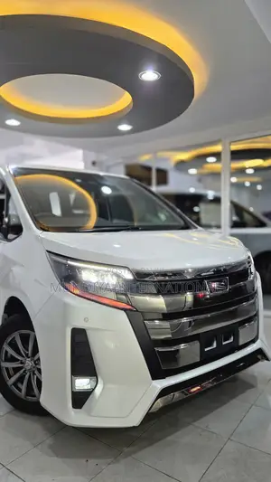 Toyota Noah 2.0 AWD (7 Seater) 2019 White