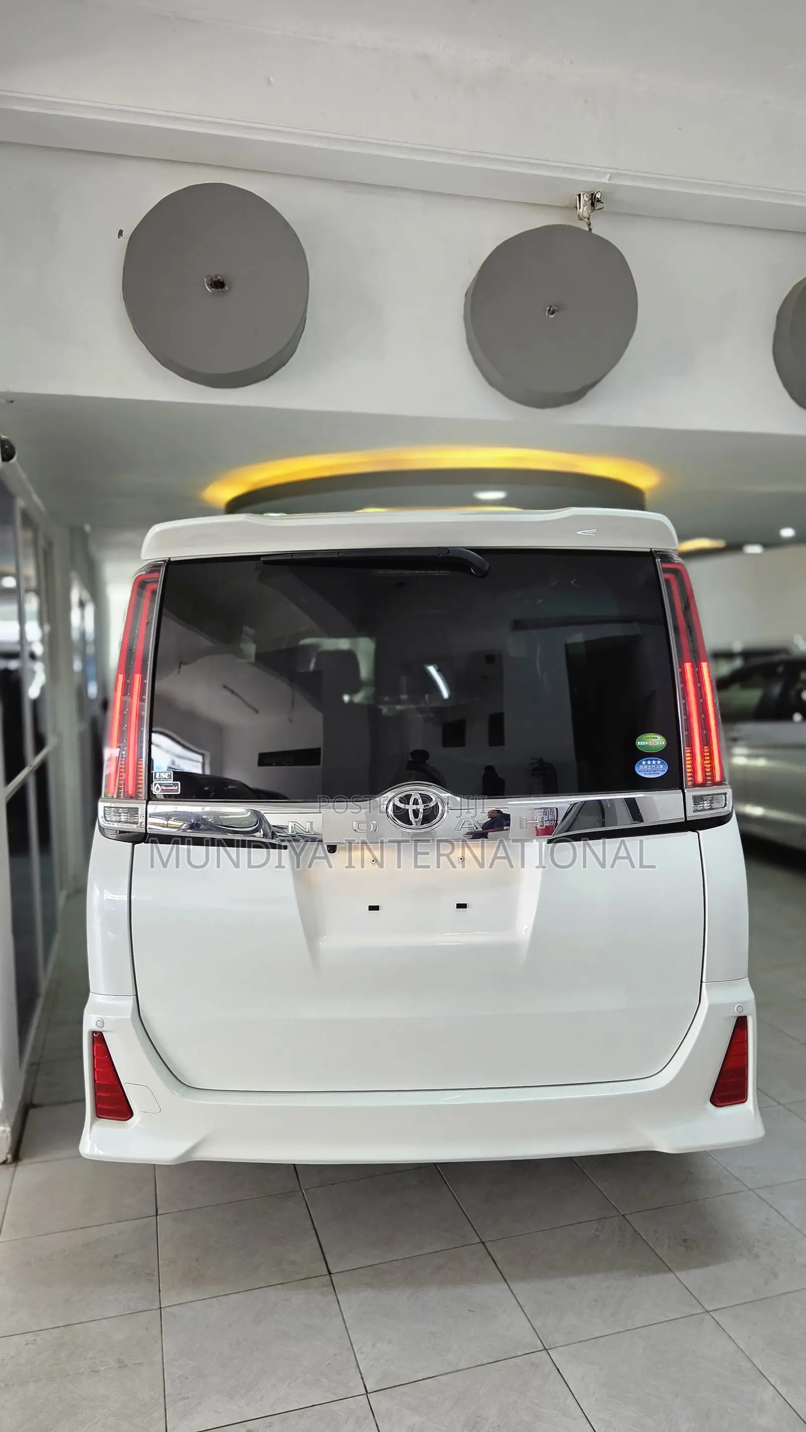 Toyota Noah 2.0 AWD (7 Seater) 2019 White