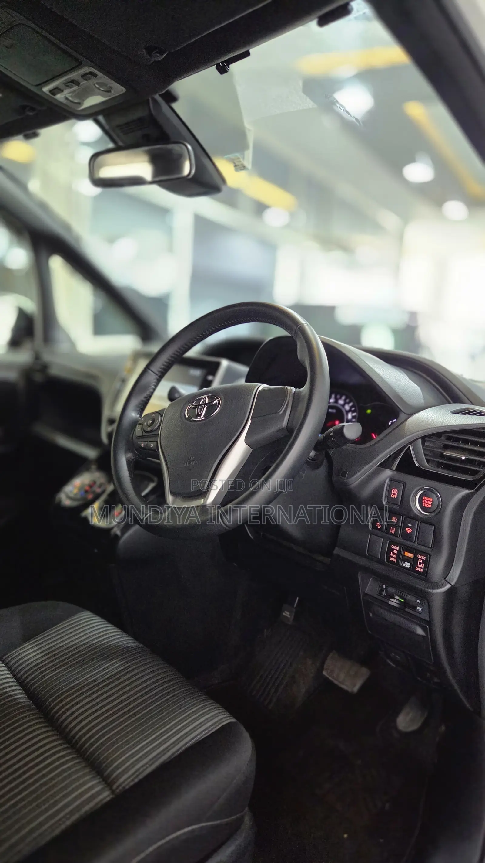 Toyota Noah 2.0 AWD (7 Seater) 2019 White