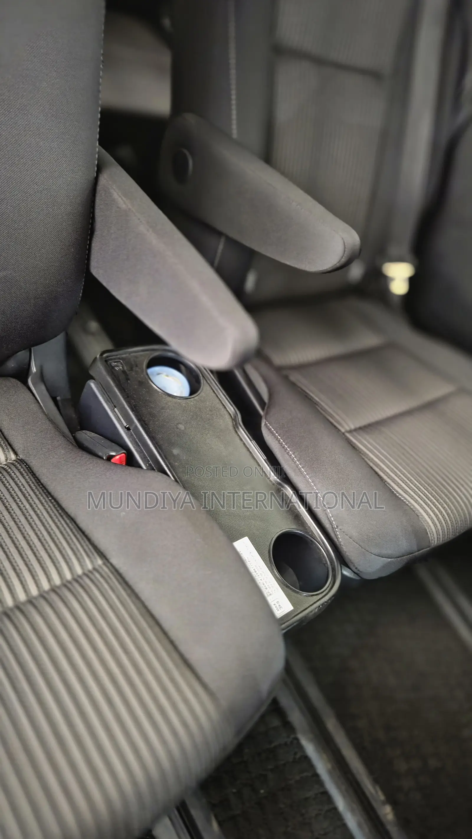 Toyota Noah 2.0 AWD (7 Seater) 2019 White