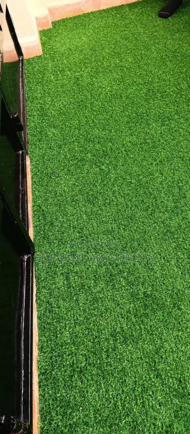 Real Look Artificial Grass Mat for Balcony