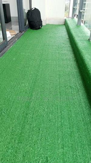 Long Life Synthetic Grass for Patios and Balconies