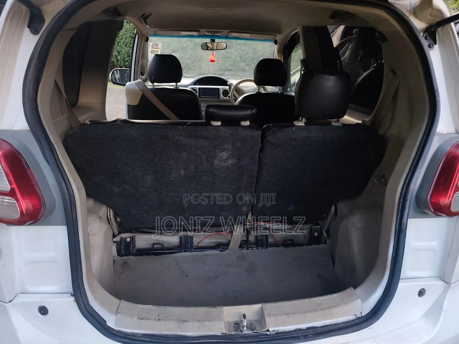 Toyota Porte 1.3 FWD 2011 White
