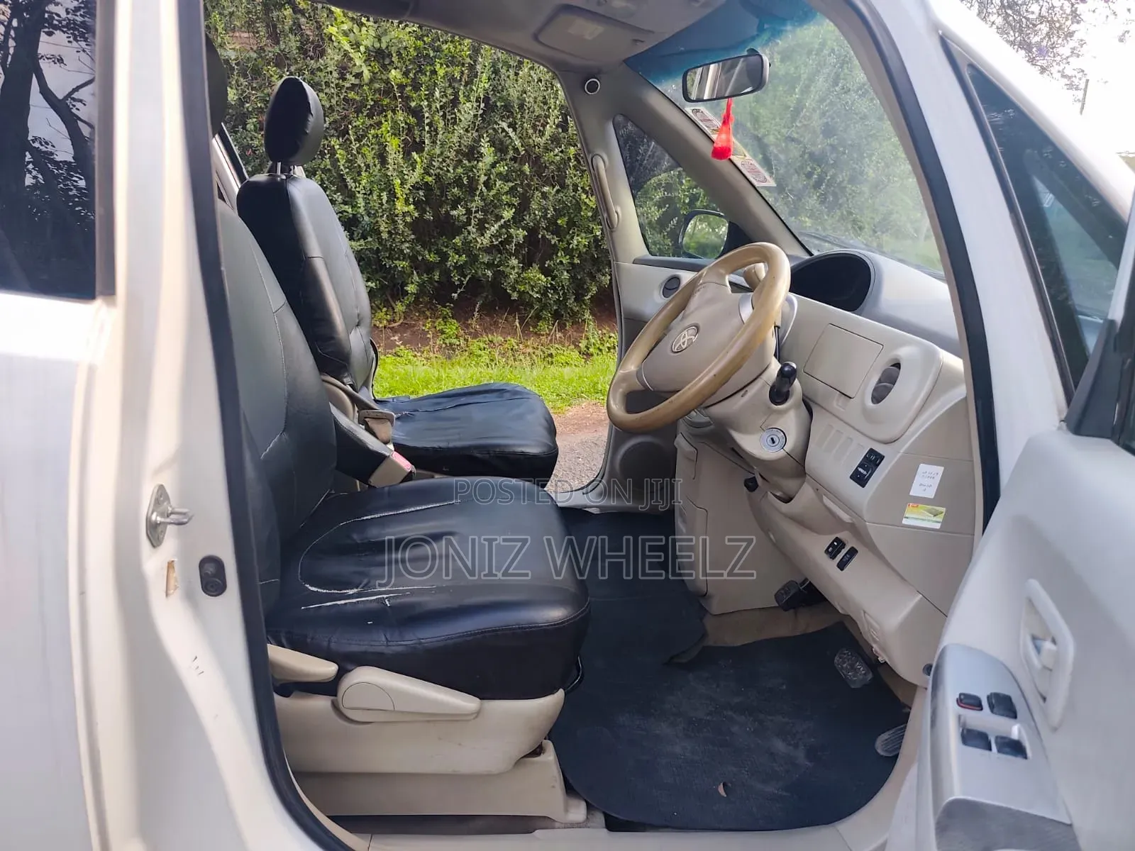 Toyota Porte 1.3 FWD 2011 White