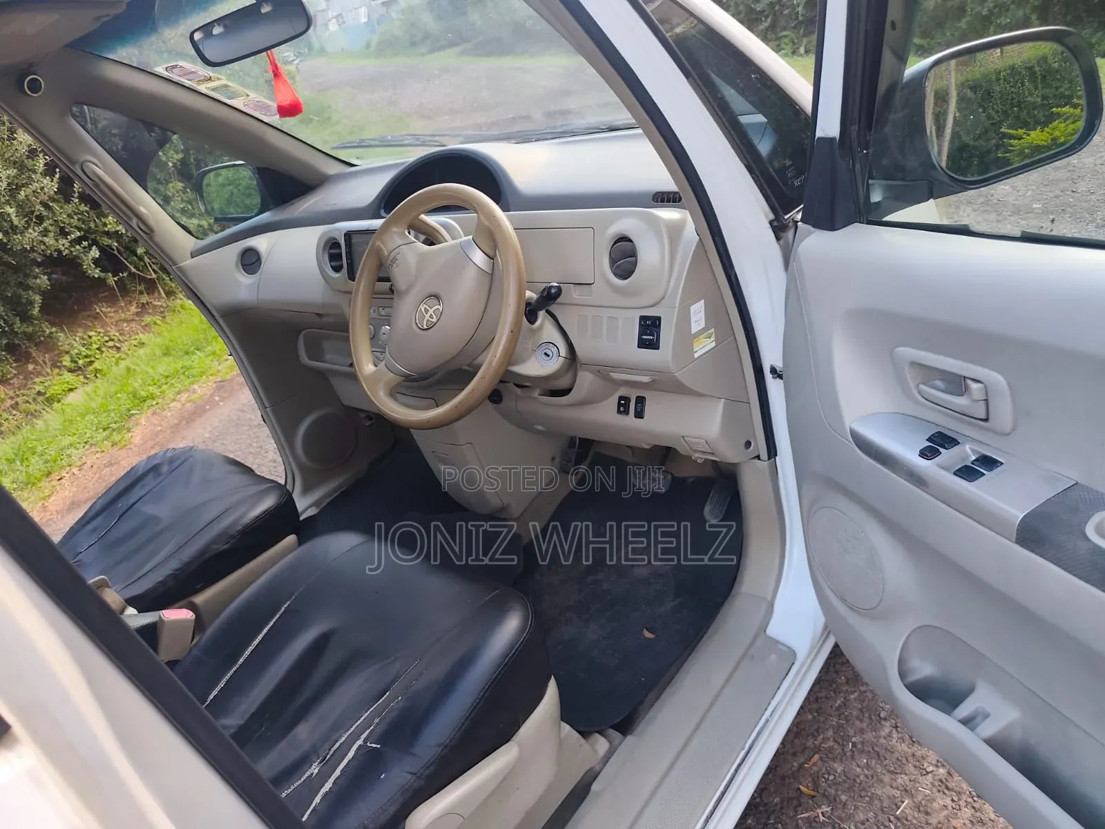 Toyota Porte 1.3 FWD 2011 White
