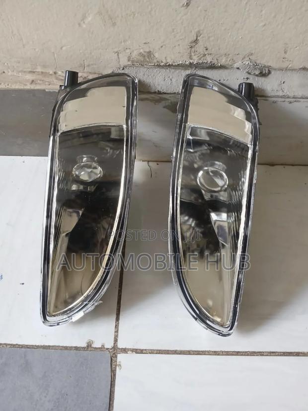 Toyota Harrier 240 Front Bumper Reflectors – High Quality Replacement