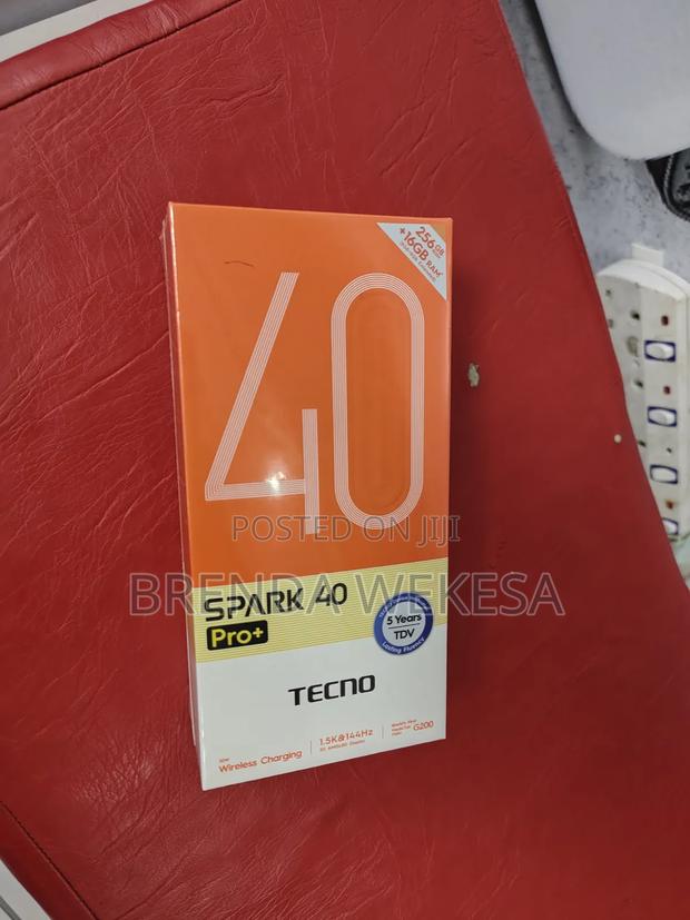 New Tecno Spark 40 Pro+ 256 GB White - main view