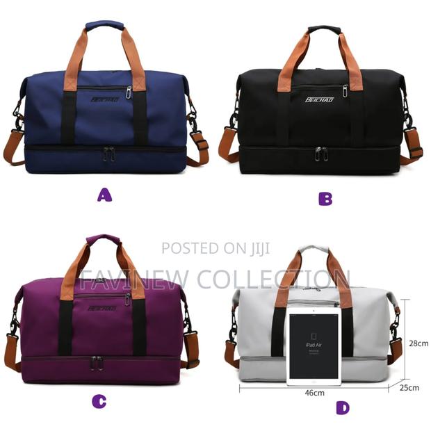 Large Capacity Travel Bag With Bottom Shoe Compartment