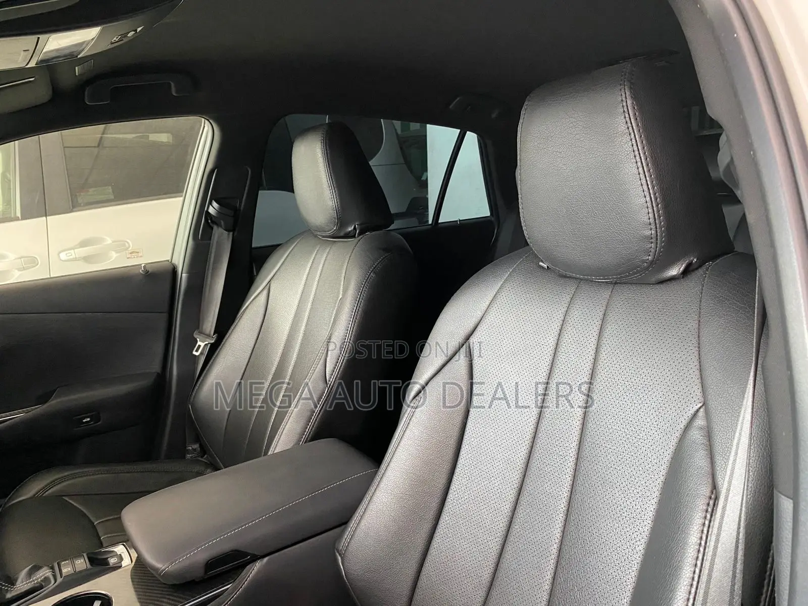 Toyota Crown 2018 White