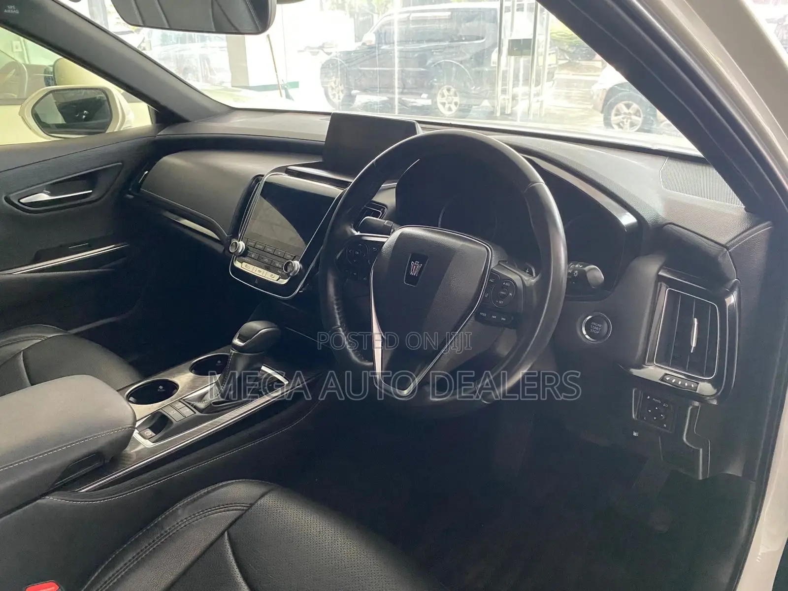 Toyota Crown 2018 White